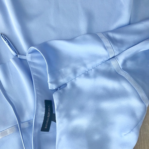 Gorgeous sky blue silk banana republic cami - Picture 4 of 4